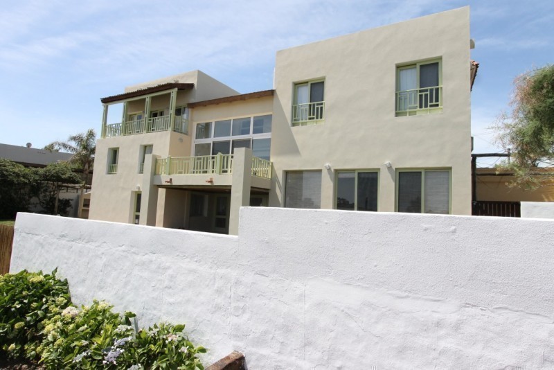 Cómoda casa en alquiler a pasitos del agua en La Barra.
